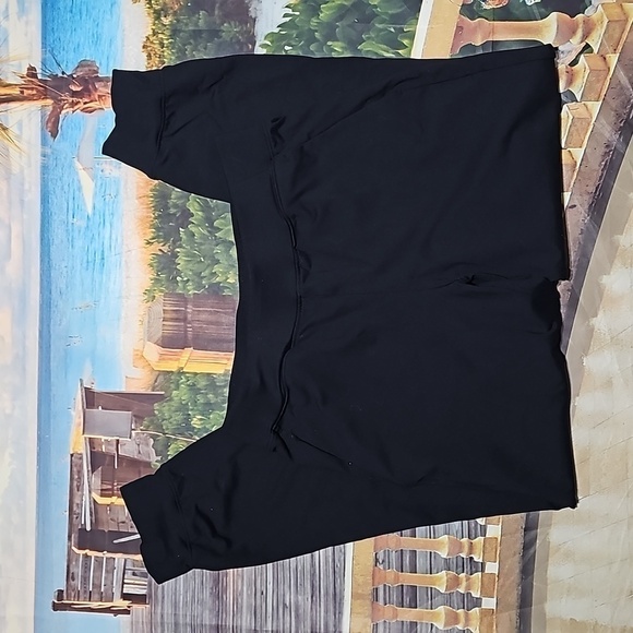 Lululemon Black Tapered Pants Size 8 - Picture 3 of 4